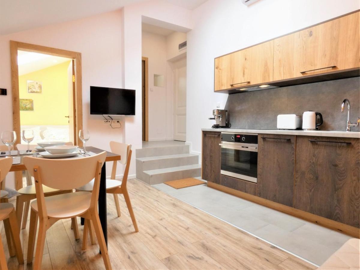 Apartmán Old Town -bosacka 2 Bedrooms B43
