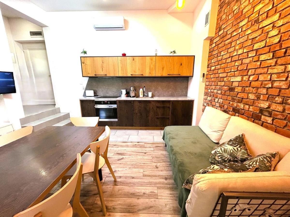 Apartmán Old Town -bosacka 2 Bedrooms B43 *